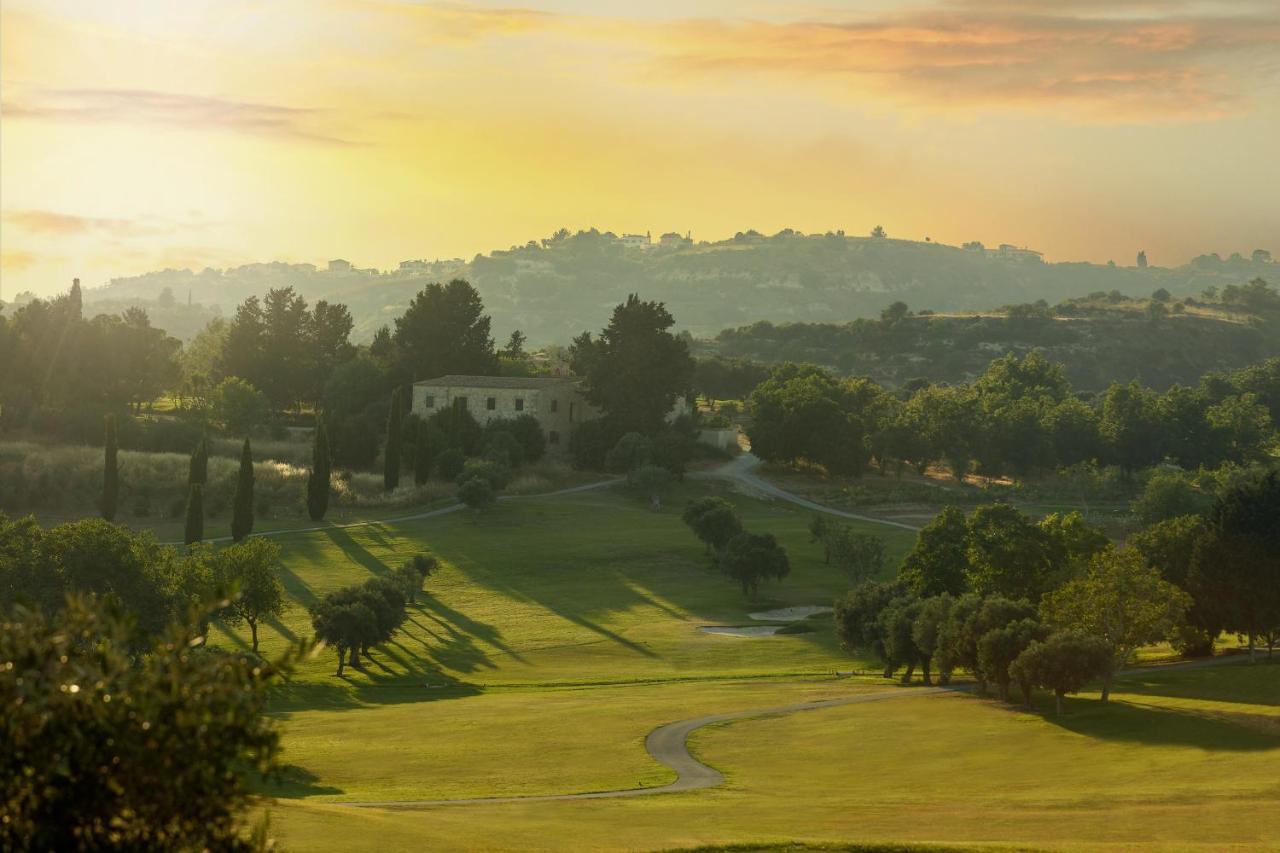 Minthis Resort Tsadha Екстериор снимка View of the golf course