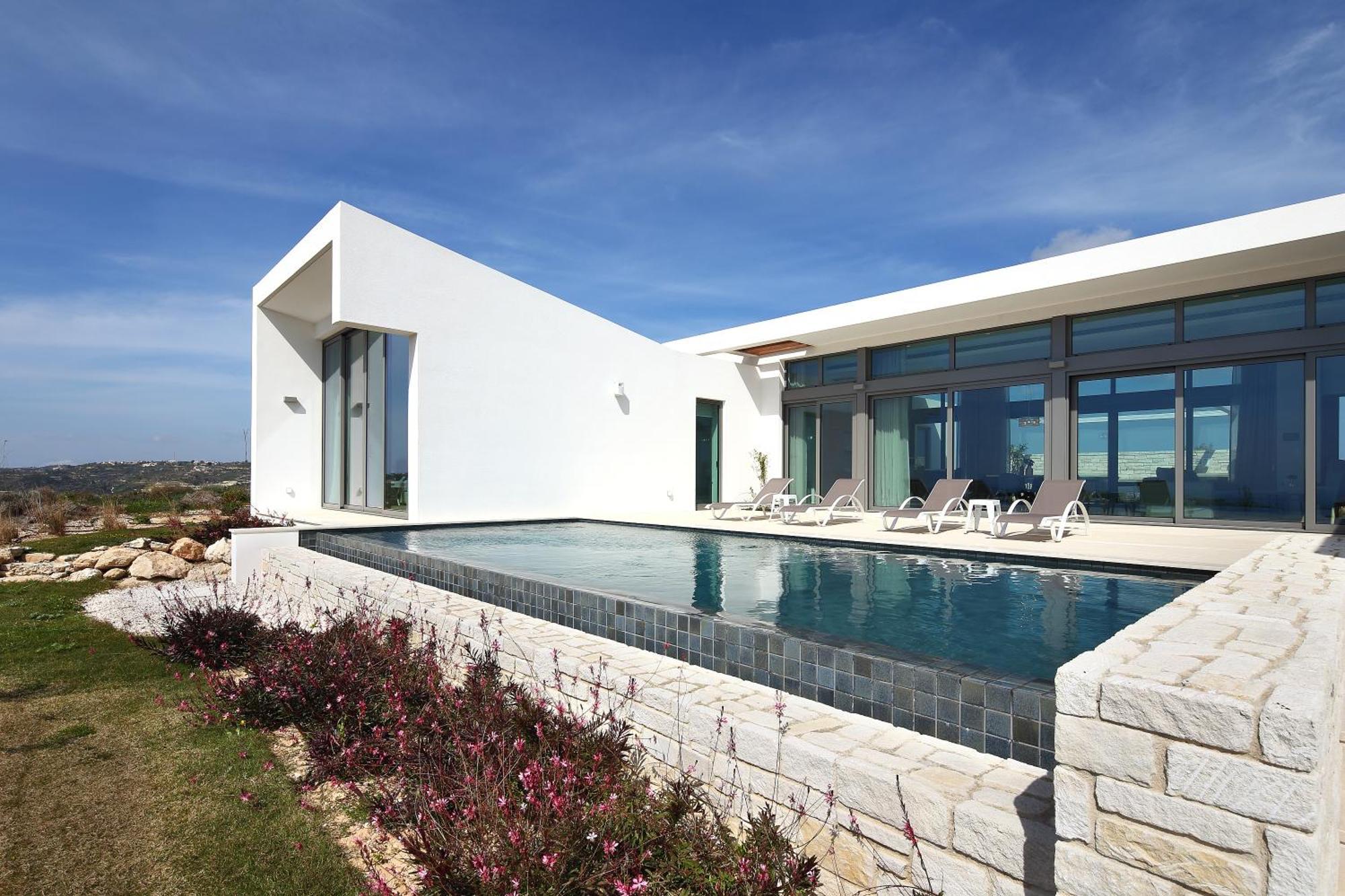 Minthis Resort Tsadha Екстериор снимка Villa in Porto Covo, Portugal